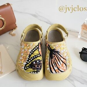 Handmade Crocs Custom Echo Clogs Women’s 9 | African Print & Bling